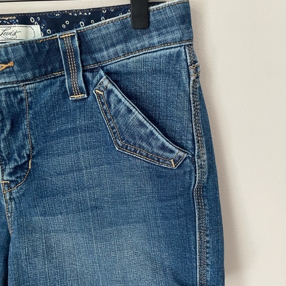 Levi's Classic Jean Shorts Size 6 - Picture 2 of 10